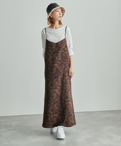 ROPE' PICNIC(ロペピクニック)の「【WEB限定】タイダイ風プリント&無地バックレースアップキャミワンピース(ワンピース・レディース・ブラック/ダークブラウン・38)」の18枚目の写真