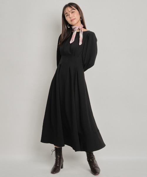 AND COUTURE（アンドクチュール）の「ウエストタック長袖ワンピース