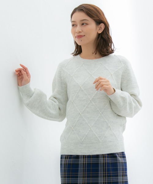 Honeys(ハニーズ)の「パール付ニット(ニット/セーター・レディース・イエロー/ラベンダー/アイボリー/杢グレー・S/M/L)」の3枚目の写真