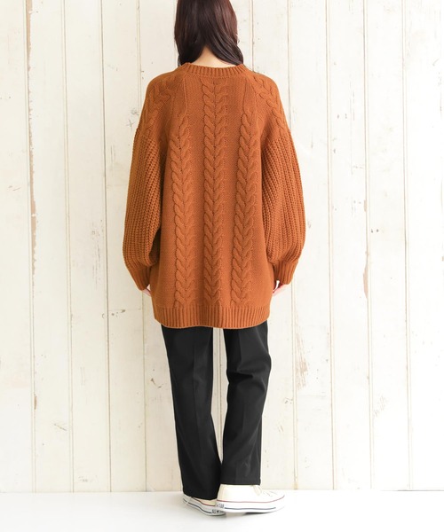 osharewalker（オシャレウォーカー）の「【廃盤】『ボリューム袖ケーブルチュニックニット』（ニット/セーター・レディース・テラコッタ/カーキ/ブラック・FREE）」の7枚目の写真