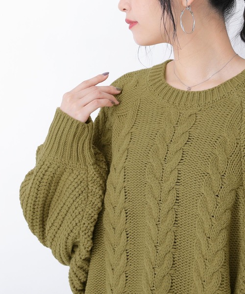 osharewalker（オシャレウォーカー）の「【廃盤】『ボリューム袖ケーブルチュニックニット』（ニット/セーター・レディース・テラコッタ/カーキ/ブラック・FREE）」の13枚目の写真