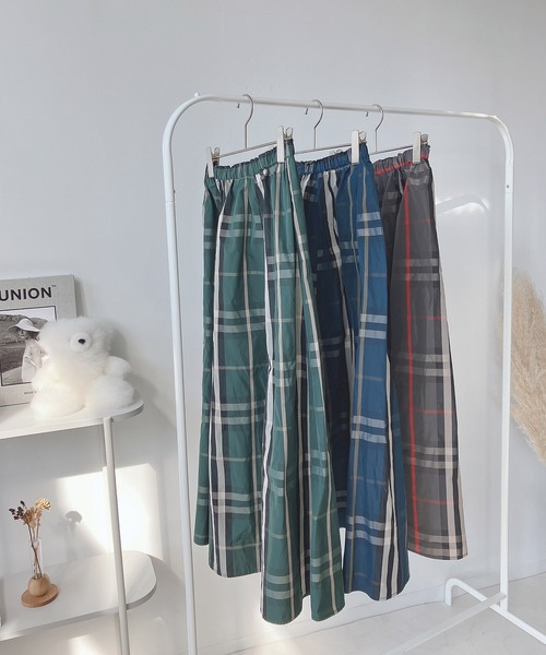 AS KNOW AS plus（アズノゥアズプラス）の「♪BIGチェックメモリフレアスカート（スカート・レディース・グリーン/ネイビー/チャコールグレー・FREE）」の20枚目の写真