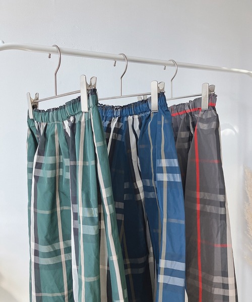 AS KNOW AS plus（アズノゥアズプラス）の「♪BIGチェックメモリフレアスカート（スカート・レディース・グリーン/ネイビー/チャコールグレー・FREE）」の21枚目の写真