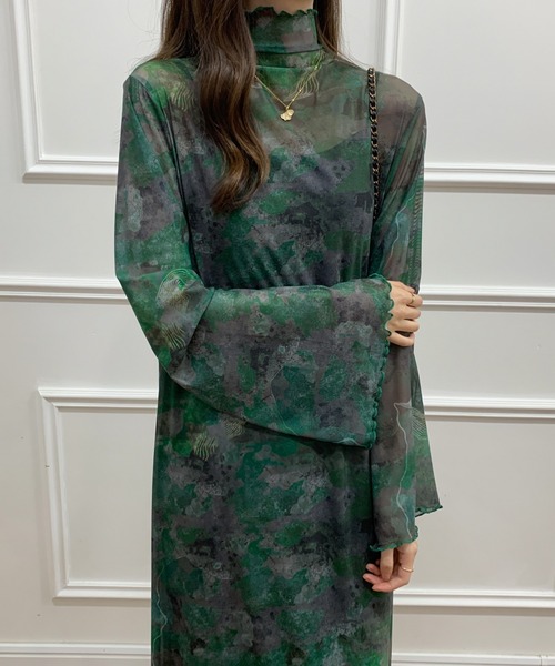 ECLIN（エクラン）の「インナーキャミ付きシアーメロウシースルーハイネックロングワンピース（ワンピース・レディース・グリーン/ブラック/ブラウン・M/L）」の9枚目の写真