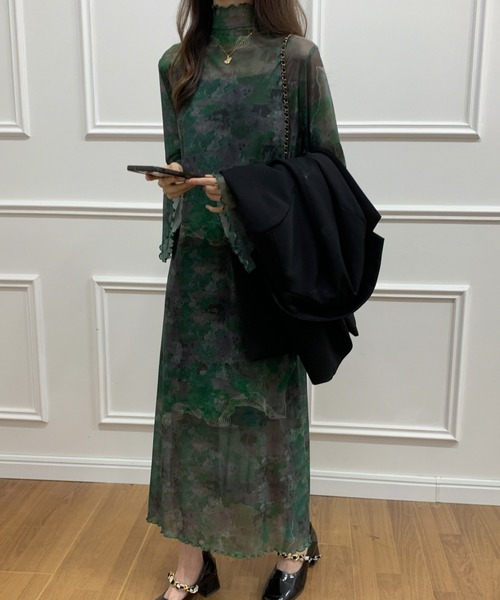 ECLIN（エクラン）の「インナーキャミ付きシアーメロウシースルーハイネックロングワンピース（ワンピース・レディース・グリーン/ブラック/ブラウン・M/L）」の21枚目の写真