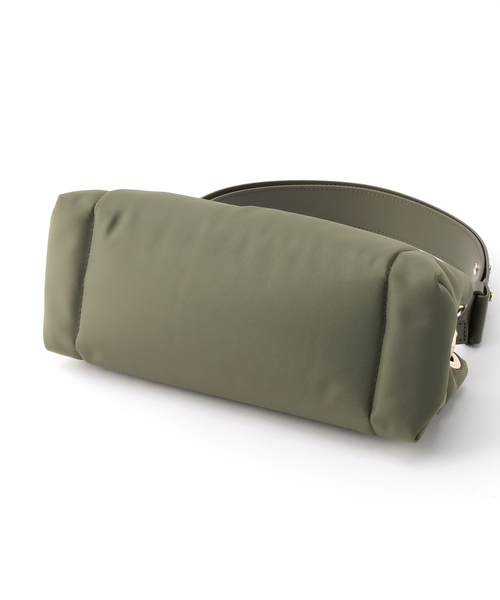 GANNI（ガニー）の「【GANNI / ガニー】Pillow Baguette：バッグ（ハンドバッグ・レディース・ブラック/ピンク/カーキ・FREE）」の8枚目の写真