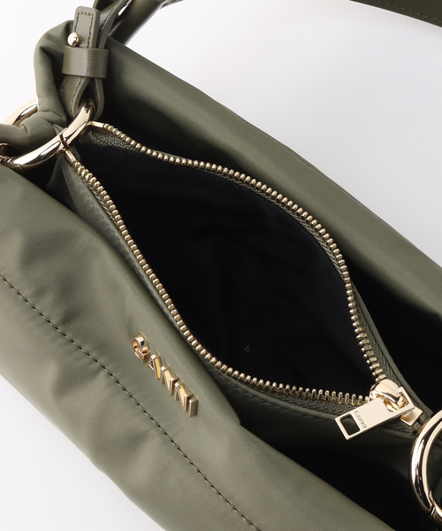 GANNI（ガニー）の「【GANNI / ガニー】Pillow Baguette：バッグ（ハンドバッグ・レディース・ブラック/ピンク/カーキ・FREE）」の10枚目の写真