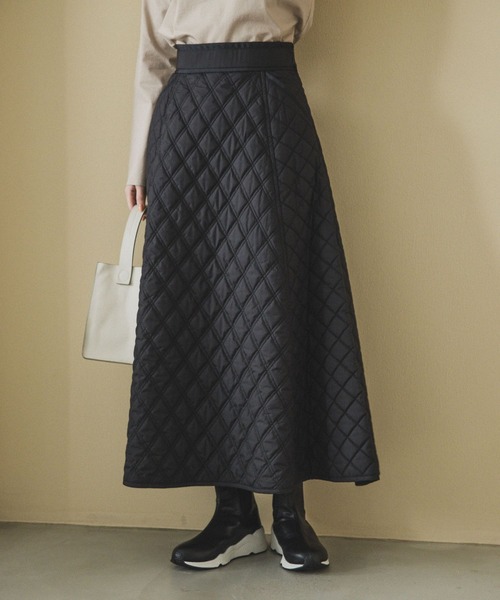 Andemiu（アンデミュウ）の「キルティングスカート180388（スカート・レディース・ブラック/ブルー/アイボリー・MEDIUM/SMALL）」の2枚目の写真