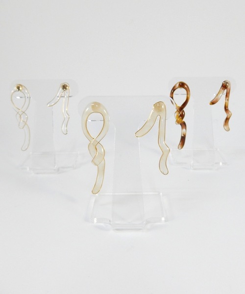 The Rule(ザルール)の「The Rule ザルール : RRR initial pierced earring : イニシャル ピアス(ピアス(両耳用)・レディース・クリア/ブラウン/ベージュ・FREE)」の7枚目の写真