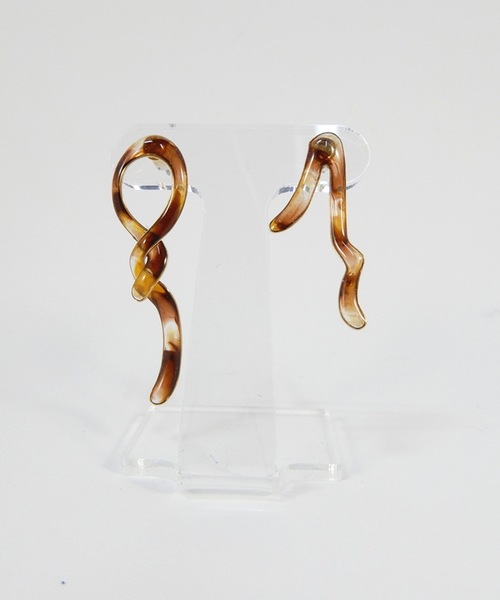 The Rule(ザルール)の「The Rule ザルール : RRR initial pierced earring : イニシャル ピアス(ピアス(両耳用)・レディース・クリア/ブラウン/ベージュ・FREE)」の9枚目の写真