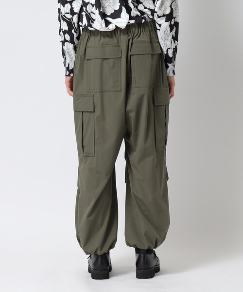 tk.TAKEO KIKUCHI(ティーケータケオキクチ)の「◆バギーカーゴパンツ(その他パンツ・メンズ・ブラック/ダークグリーン/オフホワイト・01/02/03)」の9枚目の写真