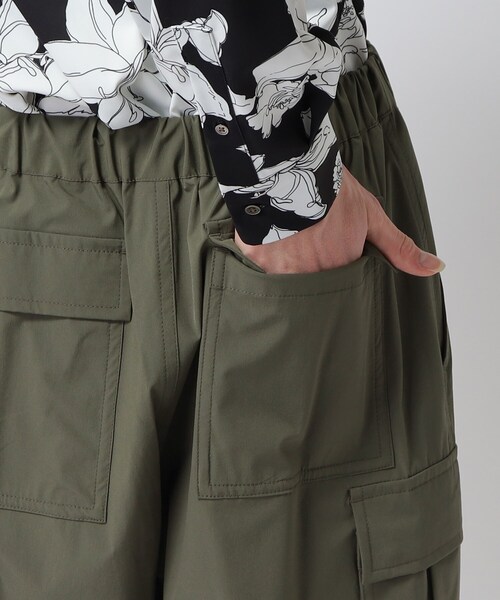tk.TAKEO KIKUCHI(ティーケータケオキクチ)の「◆バギーカーゴパンツ(その他パンツ・メンズ・ブラック/ダークグリーン/オフホワイト・01/02/03)」の4枚目の写真