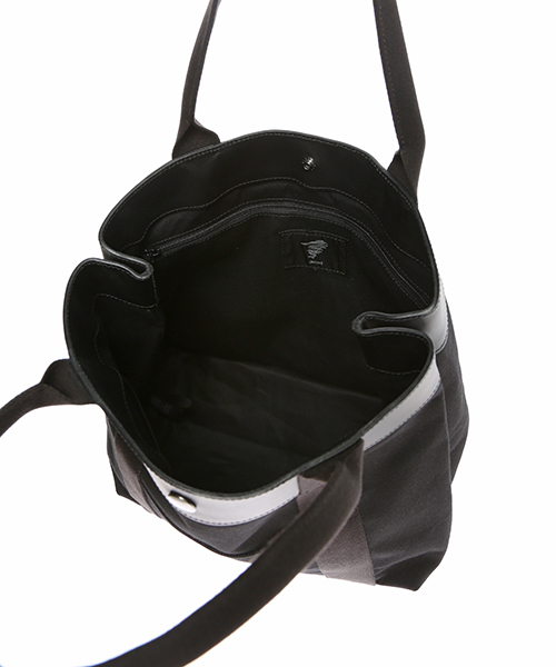 discord Yohji Yamamoto（ディスコード　ヨウジヤマモト）の「Canvas Bucket Tote Bag キャンバスポケットトートバッグ（トートバッグ・レディース・ベージュ/ブラック・FREE）」の5枚目の写真
