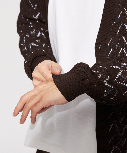 EDIFICE LA BOUCLE（エディフィスラブークル）の「【LA BOUCLE / ラブークル】Vネック カーディガン オープンワークニット（カーディガン/ボレロ・メンズ・ブラウン/ブラック/アイボリー・1/2）」の4枚目の写真