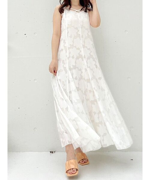 MERCURYDUO（マーキュリーデュオ）の「カットジャガードベア付キャミワンピース（ワンピース・レディース・ライム/アイボリー・MEDIUM/SMALL）」の3枚目の写真