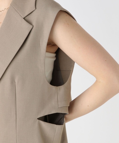 Heather（ヘザー）の「カットアウトベスト　194479（ベスト・レディース・ブラック/グレー/アイボリー・FREE）」の4枚目の写真