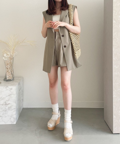 Heather   ヘザー  ビジューラビットベスト  FREESIZE　新品 Heather（ヘザー）の「カットアウトベスト 194479（ベスト