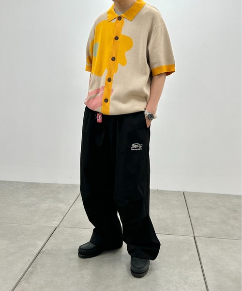 WHO'S WHO gallery（フーズフーギャラリー）の「BLESS YOU フラワーポロニット（ポロシャツ・メンズ・ネイビー/ベージュ/ブラック・FREE）」の4枚目の写真