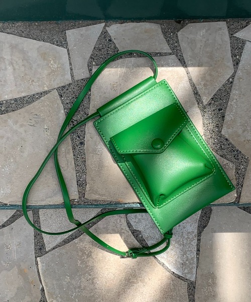 mi via loca（ミヴィアロカ）の「ポケット付きミニポシェット　スマホショルダーバッグ（ショルダーバッグ・レディース・グリーン/ライトグリーン/ライトブラウン/ブラック・FREE）」の3枚目の写真