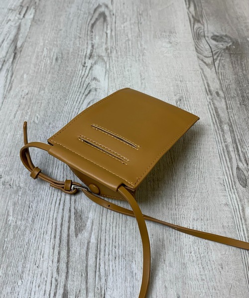 mi via loca（ミヴィアロカ）の「ポケット付きミニポシェット　スマホショルダーバッグ（ショルダーバッグ・レディース・グリーン/ライトグリーン/ライトブラウン/ブラック・FREE）」の6枚目の写真