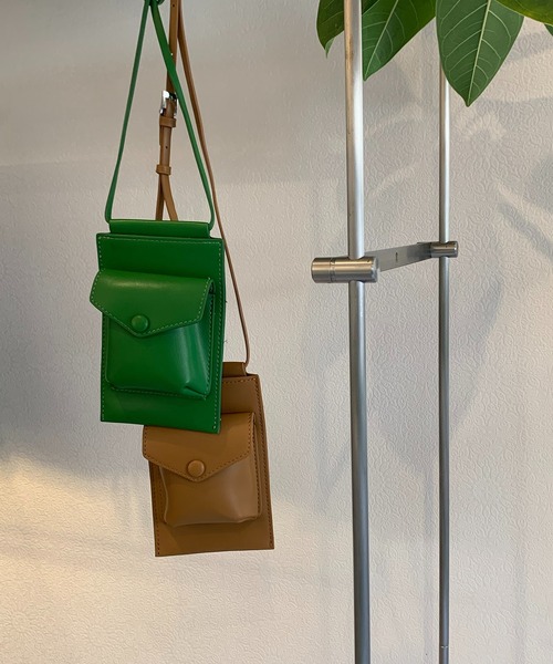mi via loca（ミヴィアロカ）の「ポケット付きミニポシェット　スマホショルダーバッグ（ショルダーバッグ・レディース・グリーン/ライトグリーン/ライトブラウン/ブラック・FREE）」の17枚目の写真