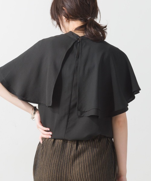 terrace（テラス）の「オーバーケープブラウス（シャツ/ブラウス・レディース・ブラック/グレイッシュベージュ/オフホワイト/オレンジ/カーキ/パープル/ブルー・MEDIUM）」の14枚目の写真