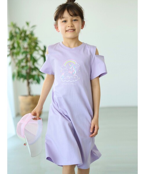 SHOO・LA・RUE（シューラルー）の「◆【110-140cm/接触冷感】肩あきTシャツワンピ（ワンピース・キッズ・ブラック/ライトグリーン/ライトパープル・11/14/13/12）」の3枚目の写真