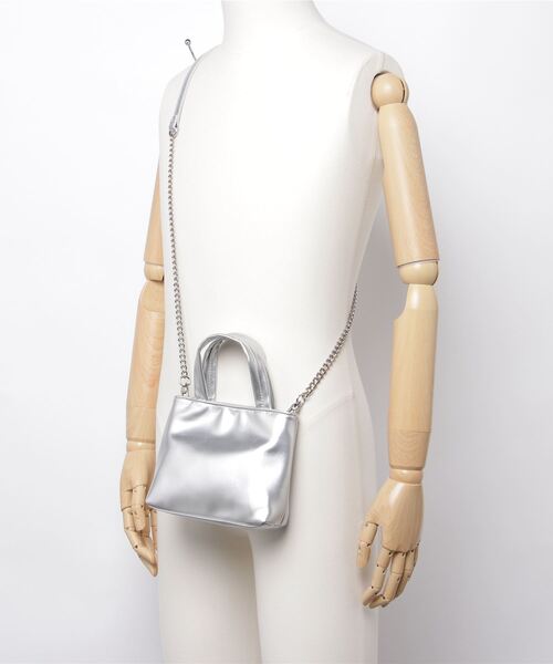 Figments（フィグメンツ）の「マイクロチェーンショルダーバッグ（ショルダーバッグ・レディース・シルバー/ブラック・FREE）」の4枚目の写真