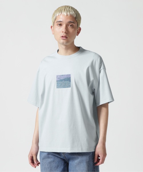 YOKE(ヨーク)の「YOKE/ヨーク/Embroidered T-Shirt/YK23SS0486CS(Tシャツ/カットソー・メンズ・ブルー/ホワイト/イエロー/ライトグリーン/ブラック・3/2)」の5枚目の写真