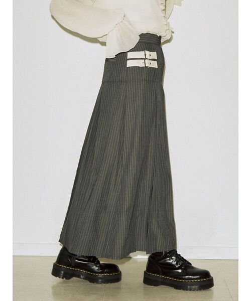 jouetie（ジュエティ）の「タックプリーツベルトロングスカート（スカート・レディース・ブラック/グレー/イエロー・MEDIUM）」の17枚目の写真