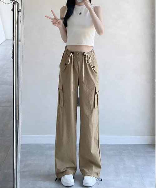 ROOPTOKYO(ループトウキョウ)の「▲NYLON CARGO PANTS / ナイロンカーゴパンツ パラシュートパンツ(カーゴパンツ・レディース・ブラック/グリーン/チャコールグレー/ベージュ・L/S/M)」の4枚目の写真