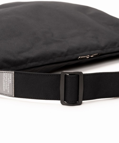 propellerheads(プロペラヘッズ)の「ポリエステル ホーボー ショルダーバッグ(ショルダーバッグ・レディース・ブラック/グリーン・FREE)」の16枚目の写真