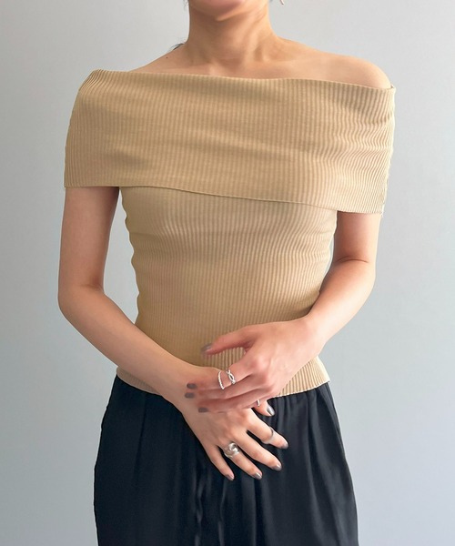 Jewelobe(ジュエローブ)の「オフショルダーリブニットトップス(ニット/セーター・レディース・ホワイト/ブラック/ベージュ・FREE)」の9枚目の写真