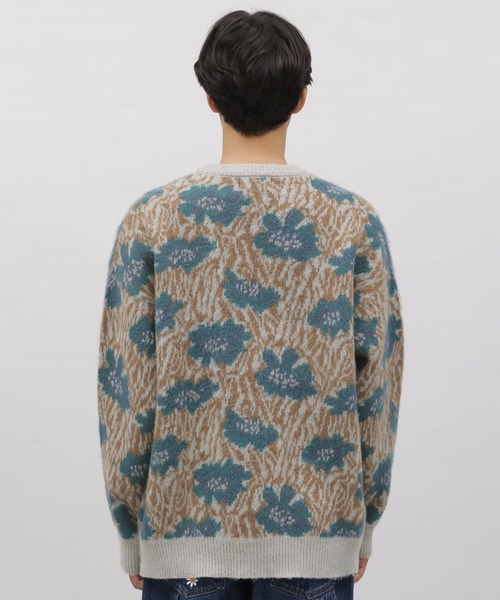 LAKOLE（ラコレ）の「フラワージャガードプルオーバー / 903939（ニット/セーター・メンズ・ライトグレー/ブラック/サックスブルー・MEDIUM/X-LARGE/LARGE）」の12枚目の写真