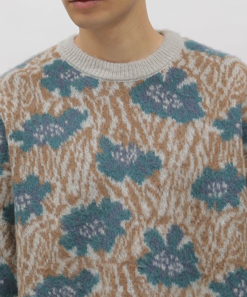 LAKOLE（ラコレ）の「フラワージャガードプルオーバー / 903939（ニット/セーター・メンズ・ライトグレー/ブラック/サックスブルー・MEDIUM/X-LARGE/LARGE）」の13枚目の写真