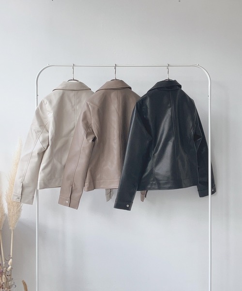 AS KNOW AS plus(アズノゥアズプラス)の「☆フェイクレザー レギュラーライダースジャケット(ライダースジャケット・レディース・ブラック/アイボリー/グレイッシュベージュ・FREE)」の9枚目の写真