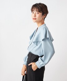 バックサテンラッフルブラウス