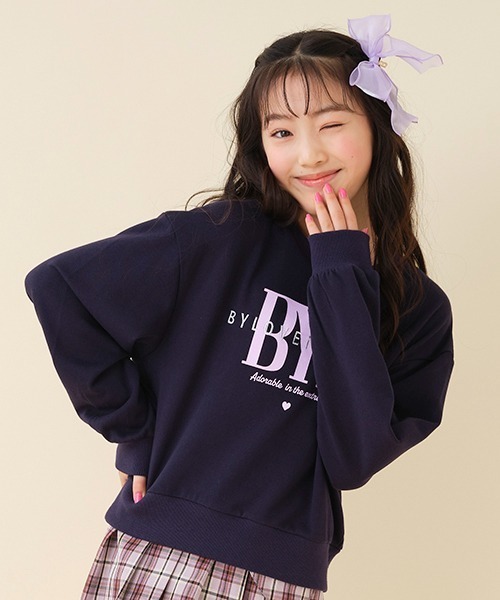 by LOVEiT(バイラビット)の「ボリューム袖プルオーバー(スウェット・キッズ・ラベンダー/エメラルド/ネイビー/オフホワイト・130cm/160cm/150cm/120cm/140cm)」の7枚目の写真