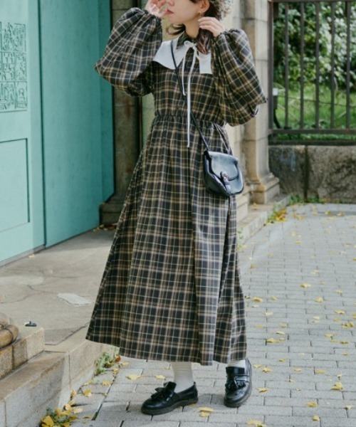 kutir（クティール）の「【クティールとレトロ】アソートダブルカラーワンピース（ワンピース・レディース・ブラウン/レッド/グリーン・SMALL/MEDIUM/LARGE）」の5枚目の写真