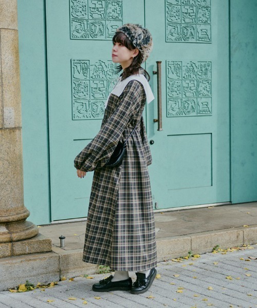 kutir（クティール）の「【クティールとレトロ】アソートダブルカラーワンピース（ワンピース・レディース・ブラウン/レッド/グリーン・SMALL/MEDIUM/LARGE）」の6枚目の写真