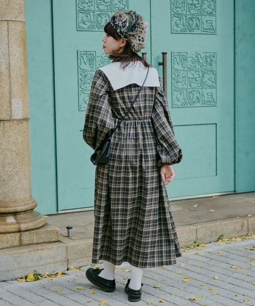 kutir（クティール）の「【クティールとレトロ】アソートダブルカラーワンピース（ワンピース・レディース・ブラウン/レッド/グリーン・SMALL/MEDIUM/LARGE）」の7枚目の写真