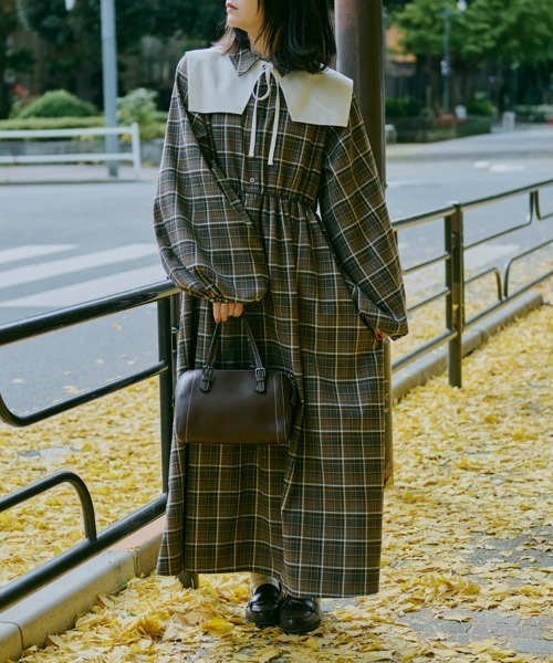 kutir（クティール）の「【クティールとレトロ】アソートダブルカラーワンピース（ワンピース・レディース・ブラウン/レッド/グリーン・SMALL/MEDIUM/LARGE）」の9枚目の写真