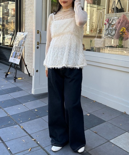 INGNI（イング）の「フェザーキャミビスチェ＋シアートップス／SET（アンサンブル・レディース・グレー/オフホワイト/ブラック・M）」の5枚目の写真