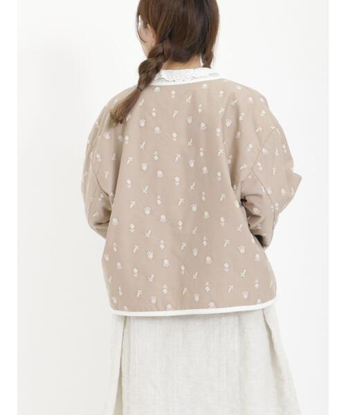 Samansa Mos2（サマンサ モスモス）の「中綿刺繍パイピングジャケット（ノーカラージャケット・レディース・モカ/オフホワイト/ブラック・F）」の16枚目の写真