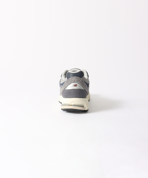 EDIFICE(エディフィス)の「【New Balance / ニューバランス】M2002REL(スニーカー・メンズ・チャコールグレー・27.5cm/28cm/25.5cm/26cm/26.5cm/27cm)」の20枚目の写真
