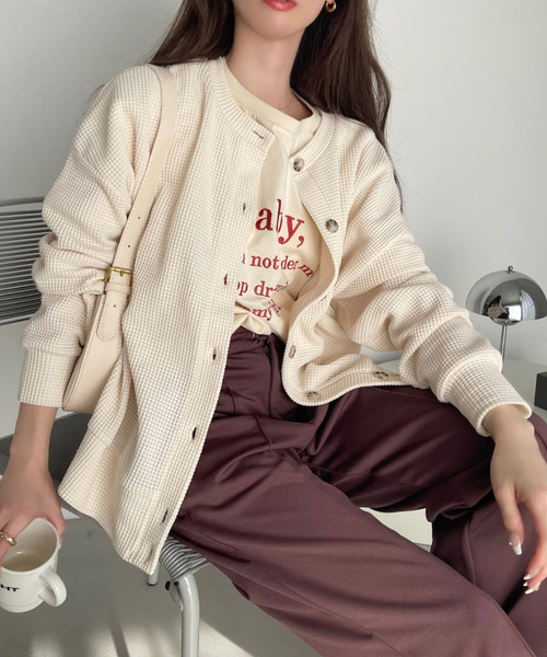 Ada.（エイダ）の「2WAY使用可能！ ワッフル オーバーサイズ カーディガン（カーディガン/ボレロ・レディース・ピンク/チャコール/アイボリー・FREE）」の4枚目の写真