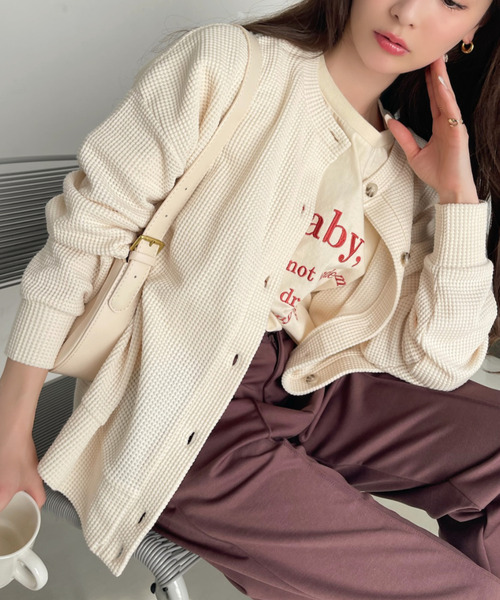 Ada.（エイダ）の「2WAY使用可能！ ワッフル オーバーサイズ カーディガン（カーディガン/ボレロ・レディース・ピンク/チャコール/アイボリー・FREE）」の6枚目の写真