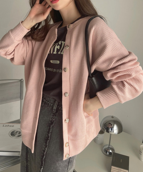 Ada.（エイダ）の「2WAY使用可能！ ワッフル オーバーサイズ カーディガン（カーディガン/ボレロ・レディース・ピンク/チャコール/アイボリー・FREE）」の14枚目の写真
