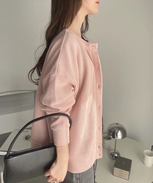 Ada.（エイダ）の「2WAY使用可能！ ワッフル オーバーサイズ カーディガン（カーディガン/ボレロ・レディース・ピンク/チャコール/アイボリー・FREE）」の19枚目の写真