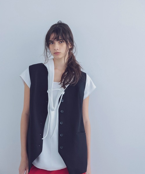 DRESSLAVE(ドレスレイブ)の「tailored big waistcoat(テーラードビッグサイズベスト)(ベスト・レディース・ブラック/ベージュ・38)」の2枚目の写真